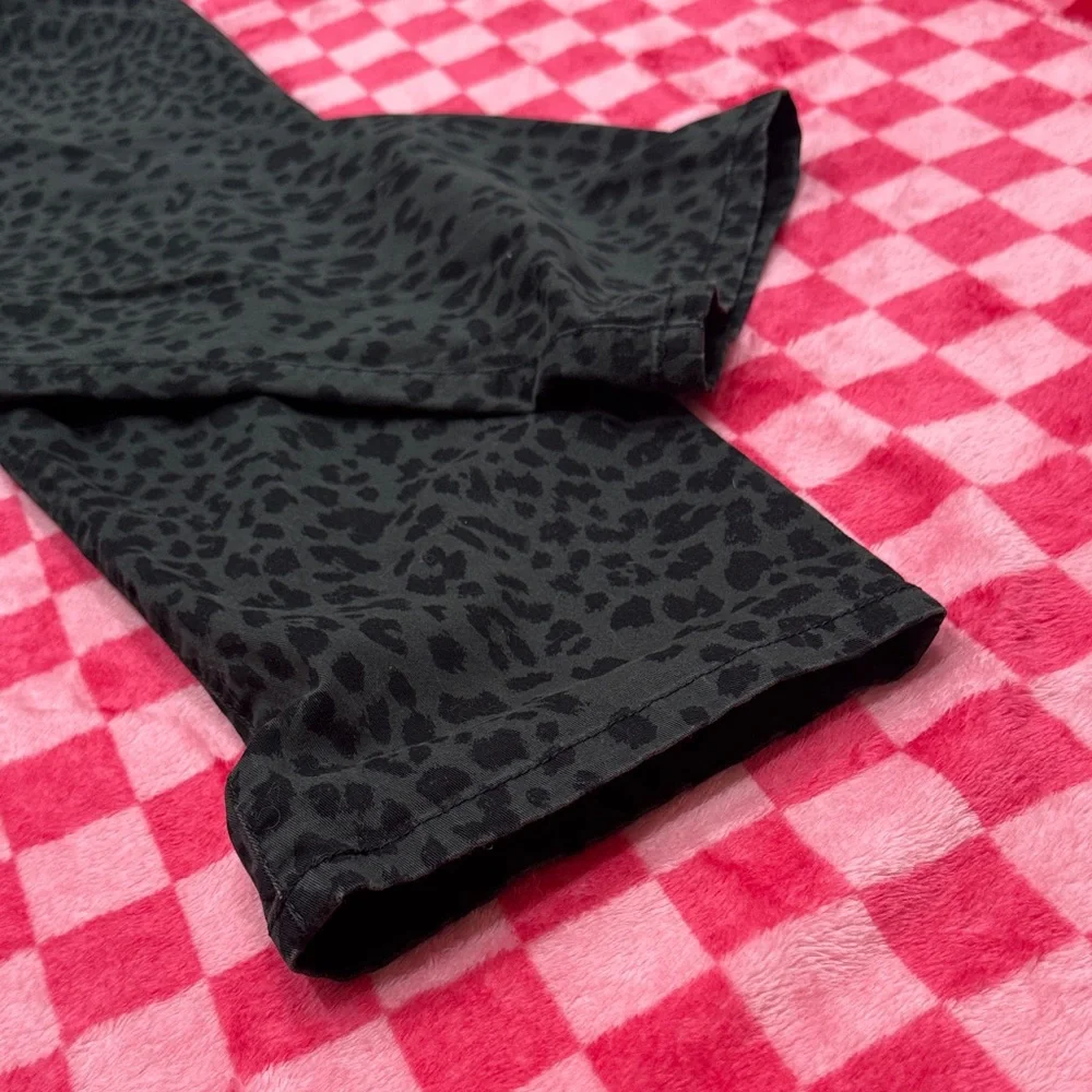 Bandolino Dark Green/Black Animal Print Straight Leg Jeans - Picture 4 of 6